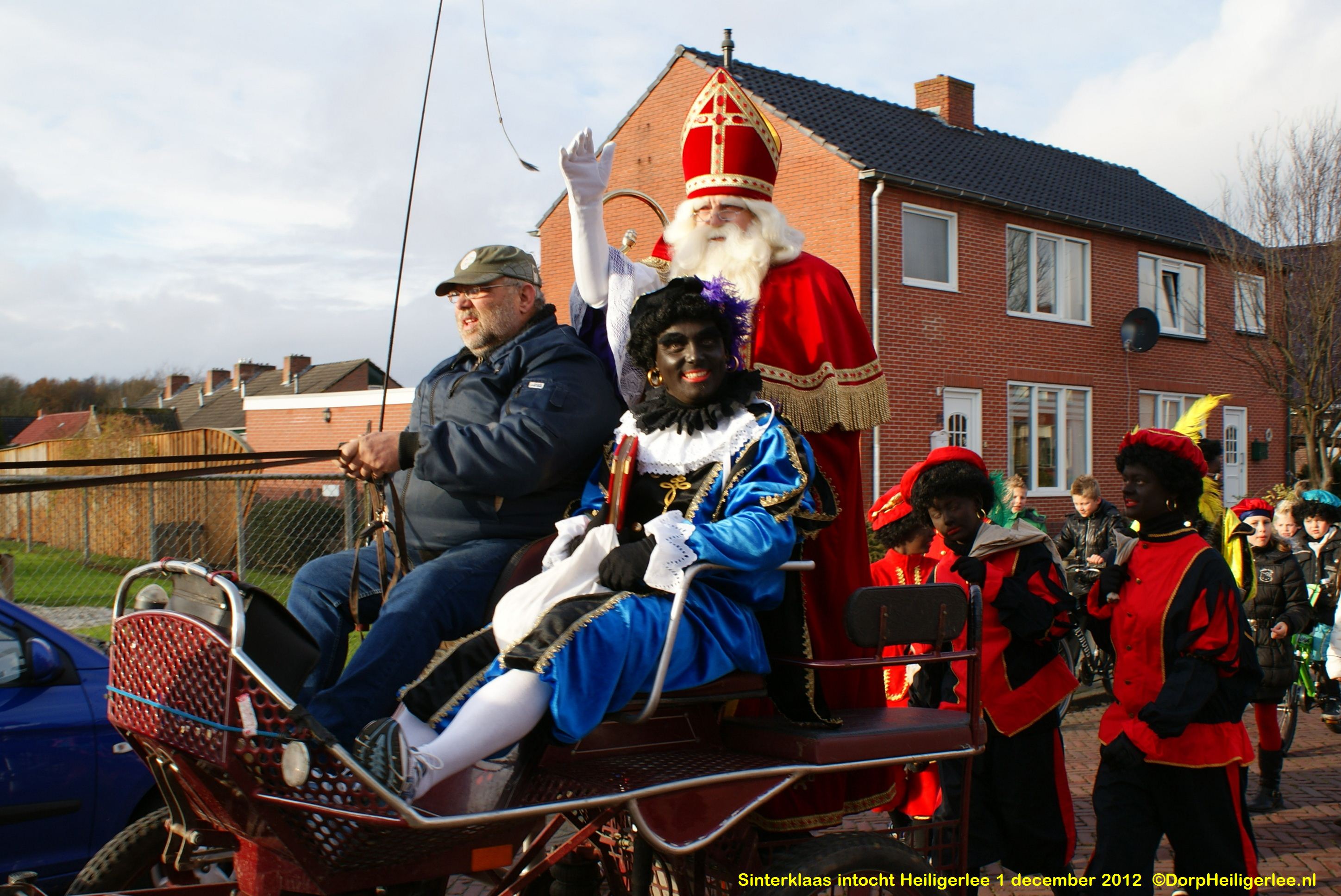 Sinterklaas intocht Heiligerlee 2012 - deel 1